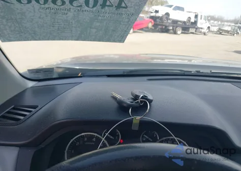 2014 Toyota Tundra Limited 5.7L V8 z USA, uszkodzony, nr VIN 5TFHY5F13EX330450